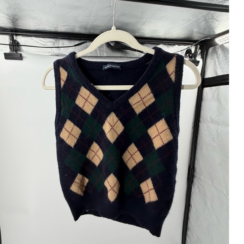 Brandy Melville Navy Blue Argyle V-Neck Knit Sweater Vest Preppy One Size - Picture 1 of 5